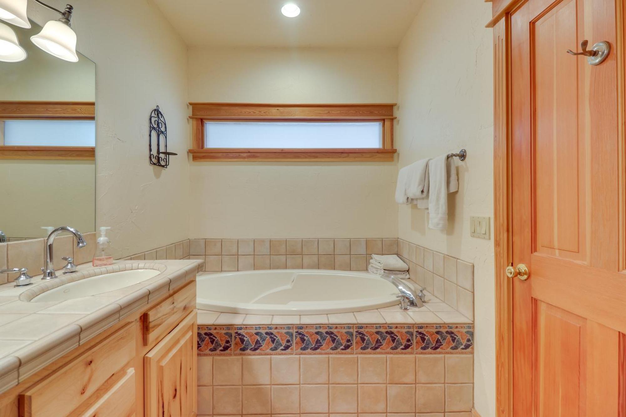 Spacious Whitefish Home With Sauna And Ski Resort View Екстериор снимка
